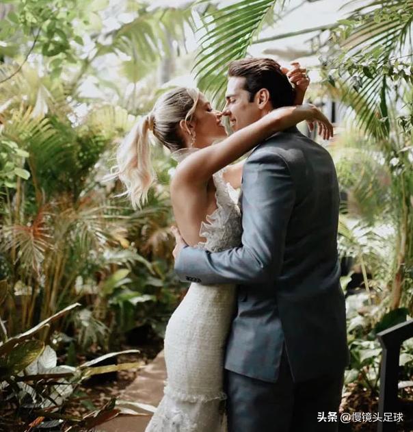 卡卡金球奖和c罗合影,卡卡获得金球奖