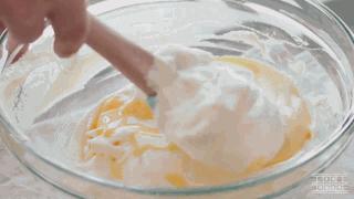 不用去韩国排队,也能吃到火爆的ins的LeBreakLab草莓蛋糕卷