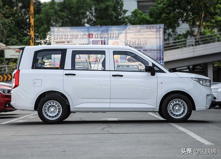 五菱宏光plus高配车型五座版,新款五菱宏光plus最高配多少钱