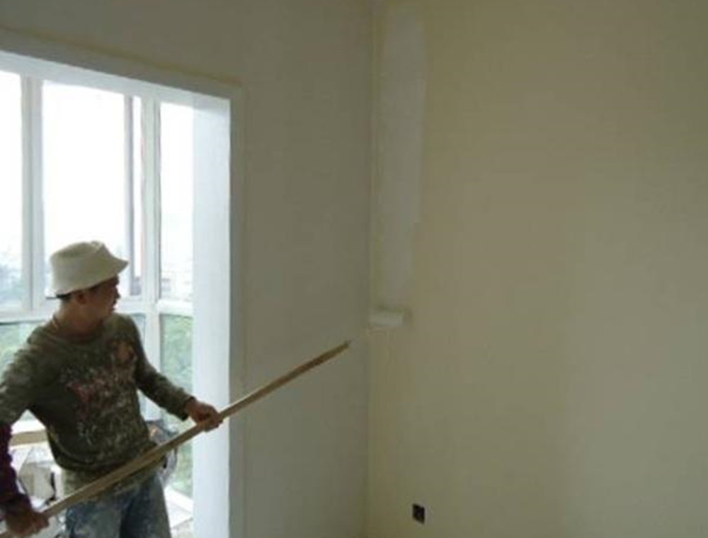 墙面受潮开裂怎么办,墙面受潮起皮脱落找谁处理