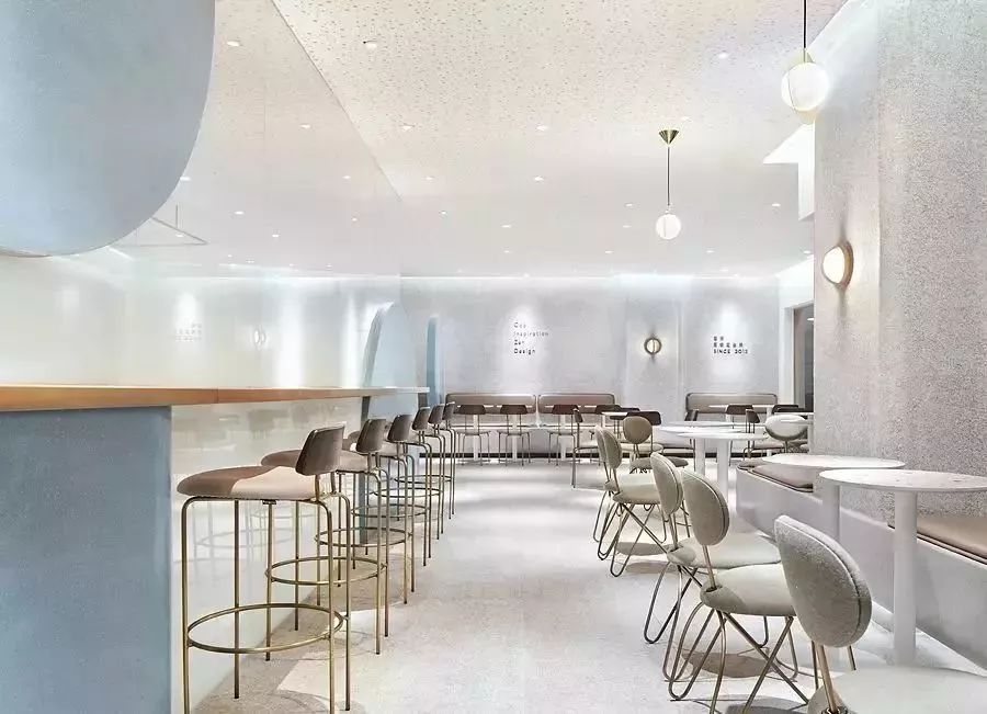 服装人要哭了！年利润4亿、估值90亿的喜茶竟然跨界服装行业？