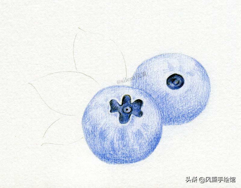 用彩铅画三角形蓝莓蛋糕,蓝莓蛋挞彩铅怎么画甜品