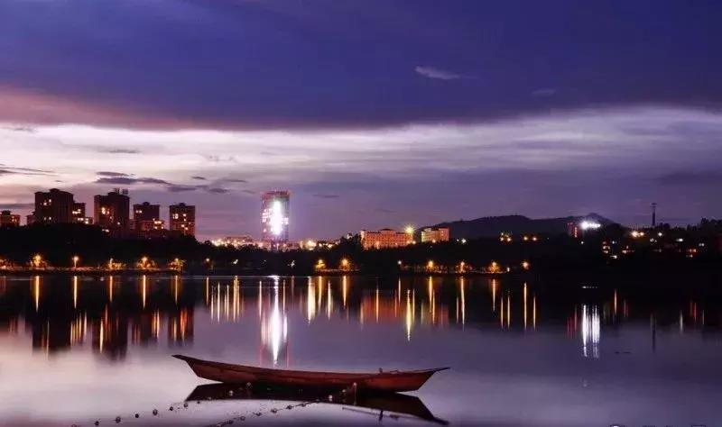 云南昆明小西湖,距离昆明3个小时车程的绝世仙境