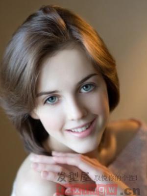 40-50大圆脸发量少最适合发型,50岁中年妇女大圆脸适合什么发型