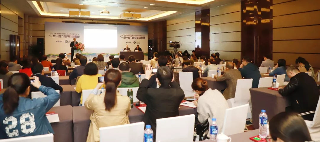 聚焦｜2018苏皖屈光手术研讨会，角膜地形图引导精准屈光手术专家