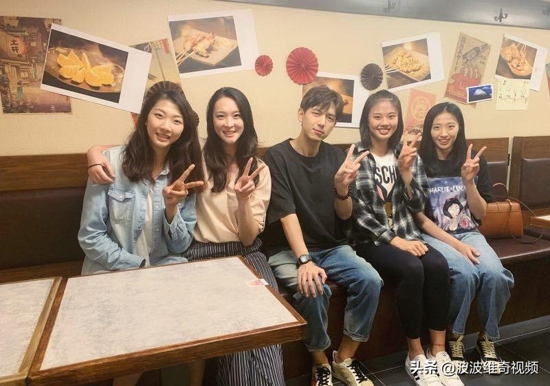 就连李现都来蹭热度！惠若琪秒变“现女友”，龚翔宇一双大脚抢镜