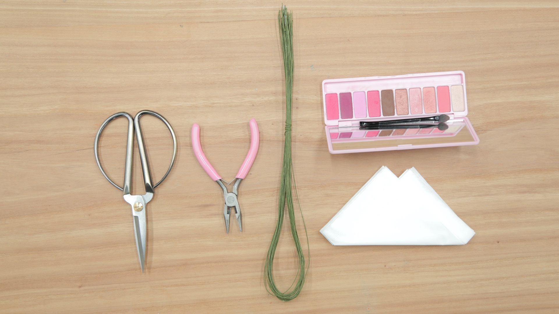 用卫生纸做手工简单又漂亮花朵,用卫生纸做花朵送给妈妈简单漂亮