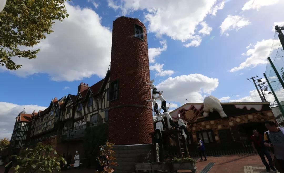 一年卖一个亿的糕点,一年可以卖一百万的小吃