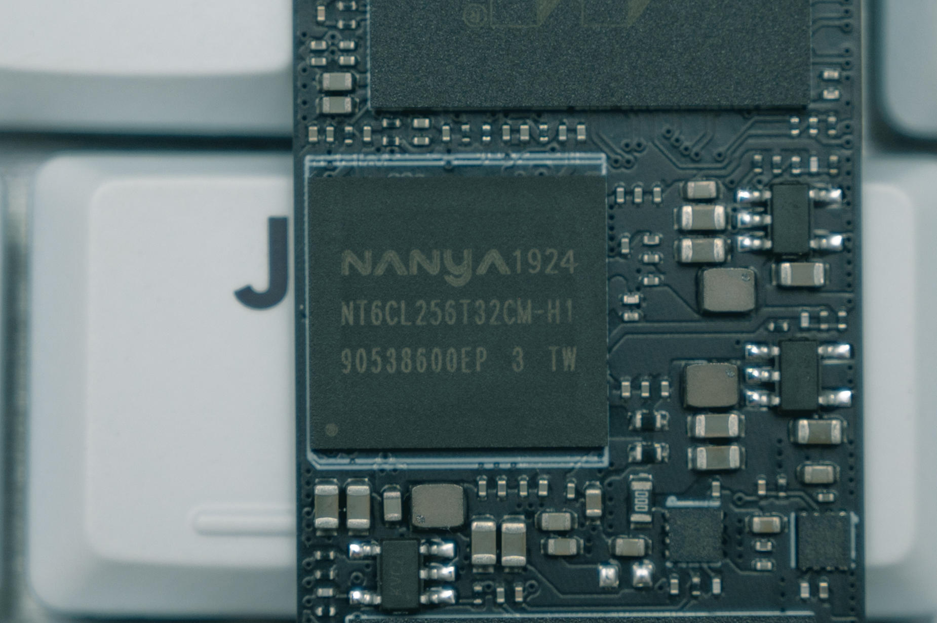 金百达固态kp230和kp200pro区别,金百达kp230pro512g拿什么可以代替