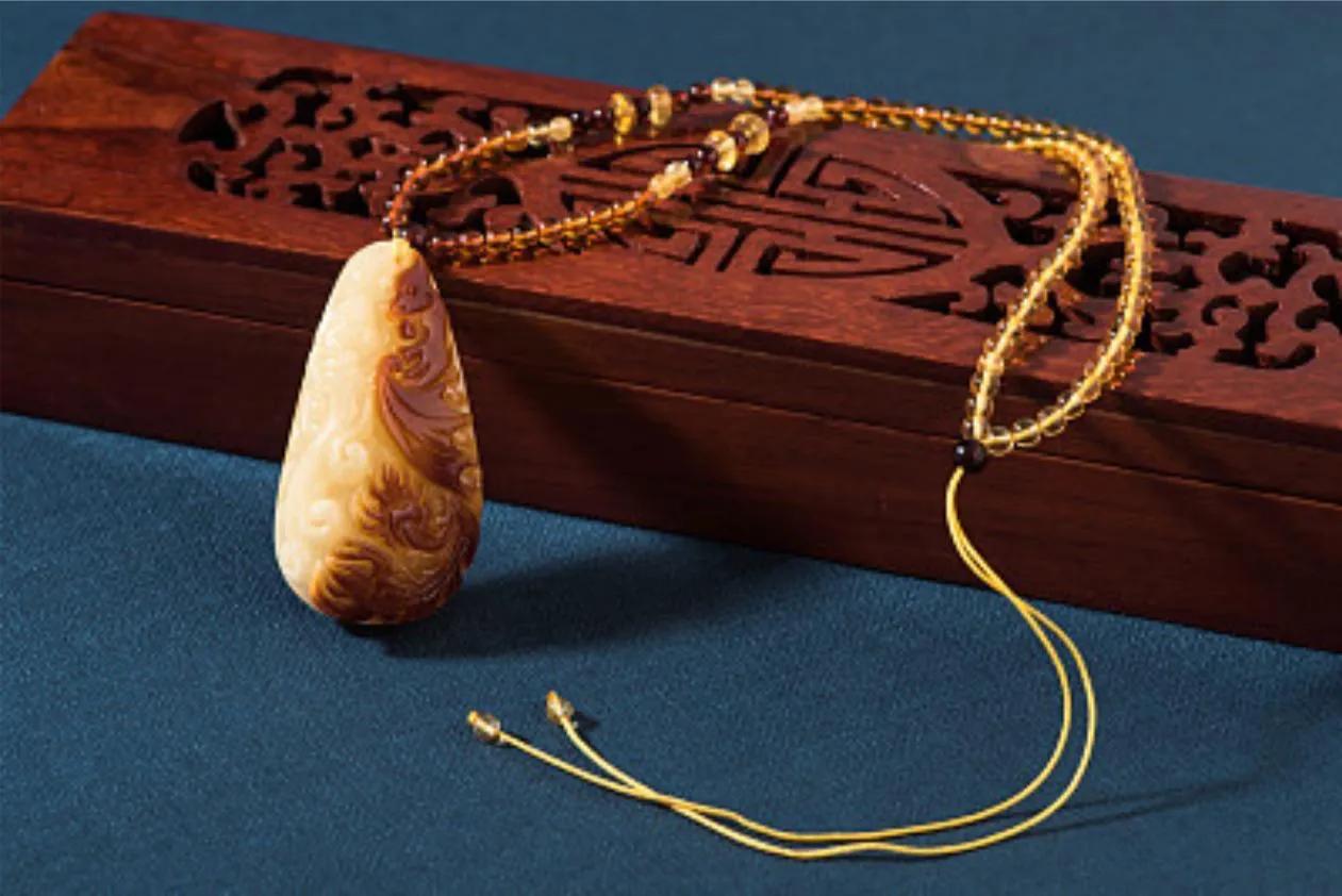 翡翠貔貅的寓意和佩戴技巧,翡翠貔貅戴什么链子