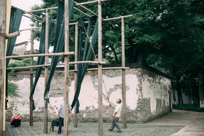 浙江乌镇草木本色染坊解说,乌镇西栅景区草木本色染坊