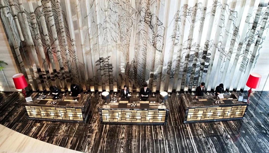 均温20℃的海滨老城，紫色泡桐花美得像国外，现在去性价比超高