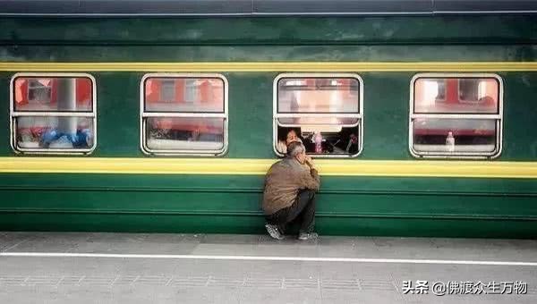 孝顺父母福德大到不可思议,佛陀孝敬父母