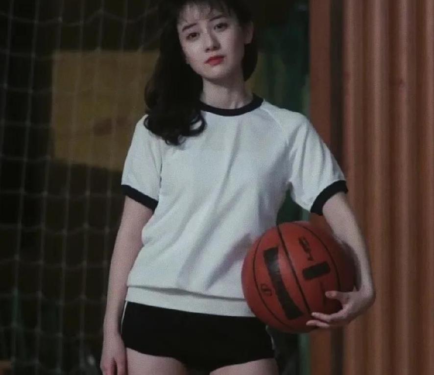 她是纯欲风的病娇女，被15家公司疯抢，昭和系甜妹有多大魅力？