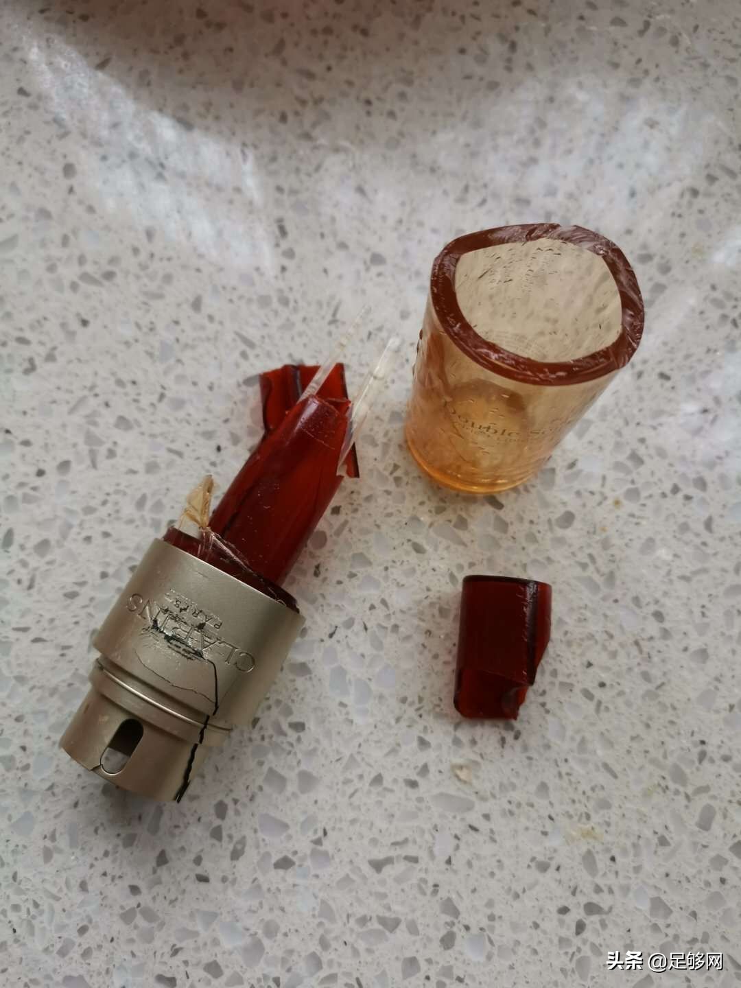 砸大牌空瓶护肤品娇韵诗小瓷瓶,娇韵诗双萃精华100毫升的是新版吗