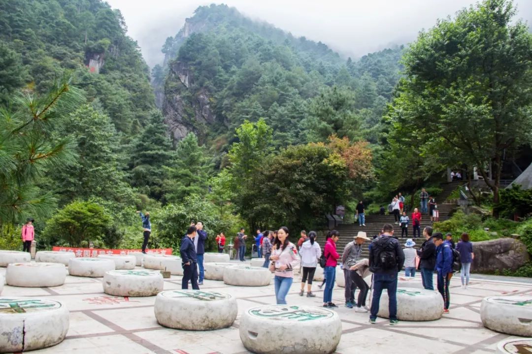 避暑攻略｜夏季均温19℃的大理苍山，才是当之无愧的纳凉避暑地