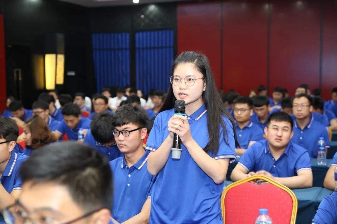 金融专业和经济与贸易专业哪个好,金融专业就业前景最好的专业