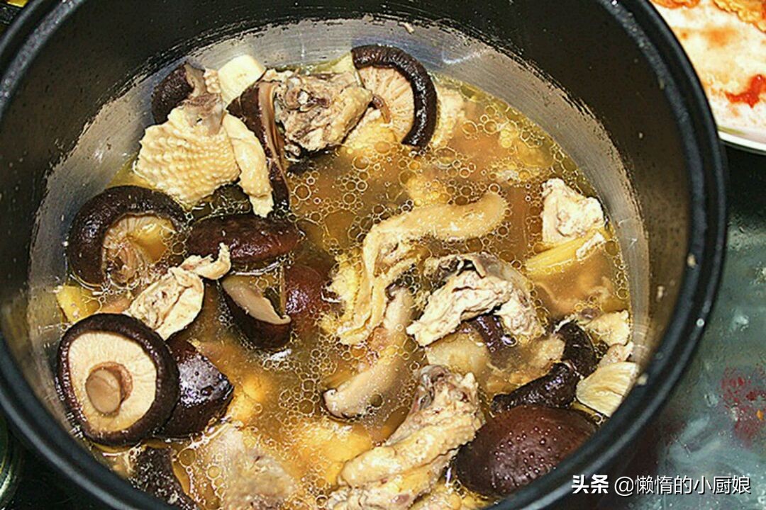 香菇炖鸡块做法大全,如何香菇炖鸡肉又香又好吃