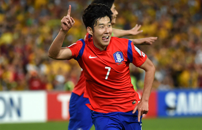 孙兴慜亚洲杯中国,孙兴慜小组赛晋级庆祝