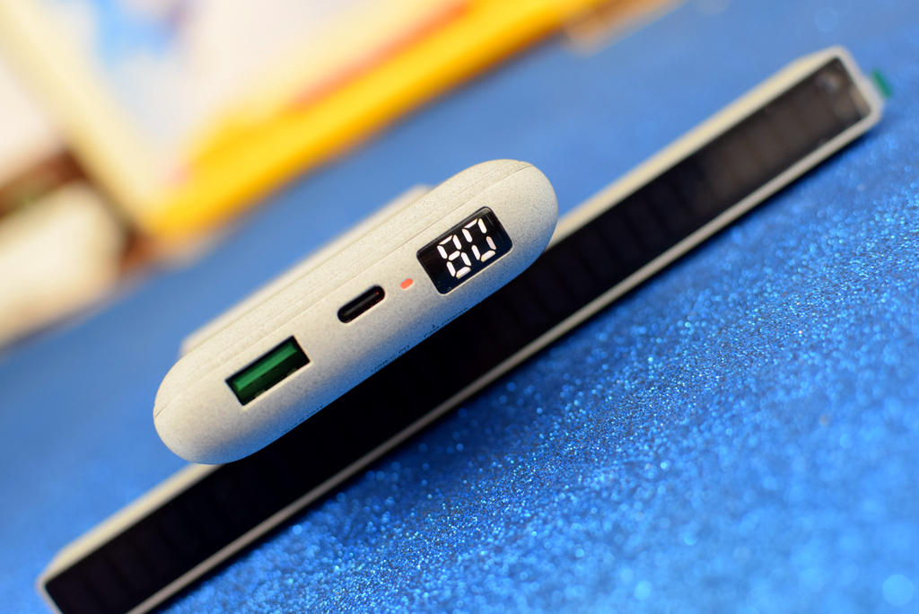 有线无线都能用的充电宝,有线加无线充电宝