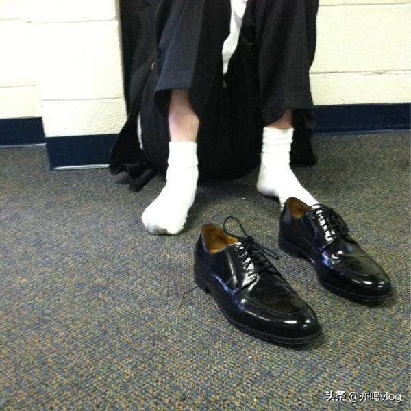如何通过袜子来判断男人,看男生的袜子判断性格