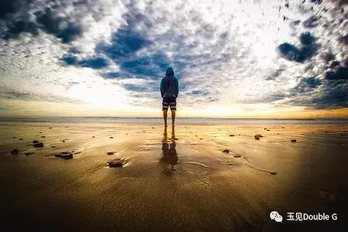 每个坚持不放弃的人都应该被鼓励,每一个不放弃自己的人都是英雄