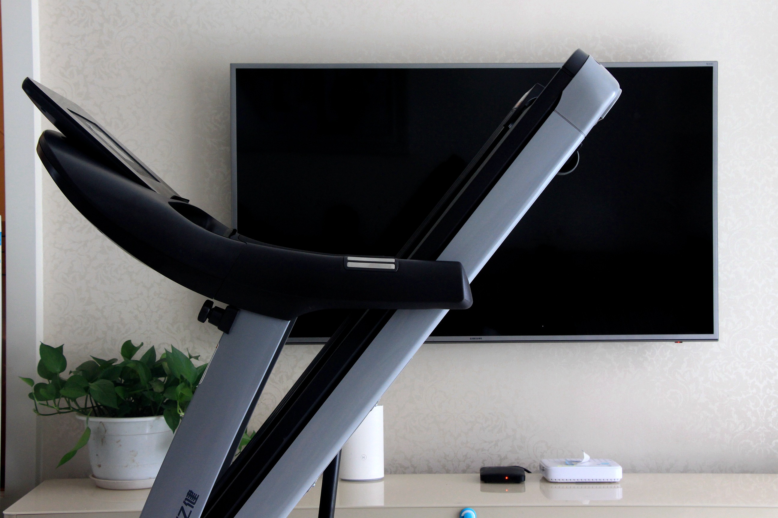 亿健跑步机最新款是哪个型号,亿健智能跑步机m1评测