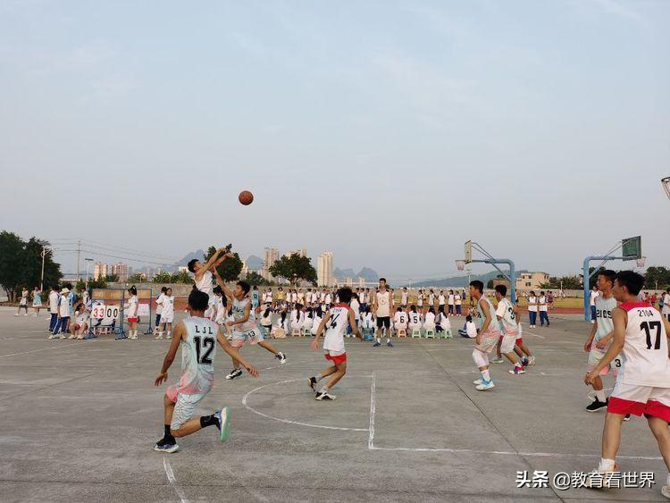 顽强拼搏参加体育比赛,柳城县体育馆春节篮球赛