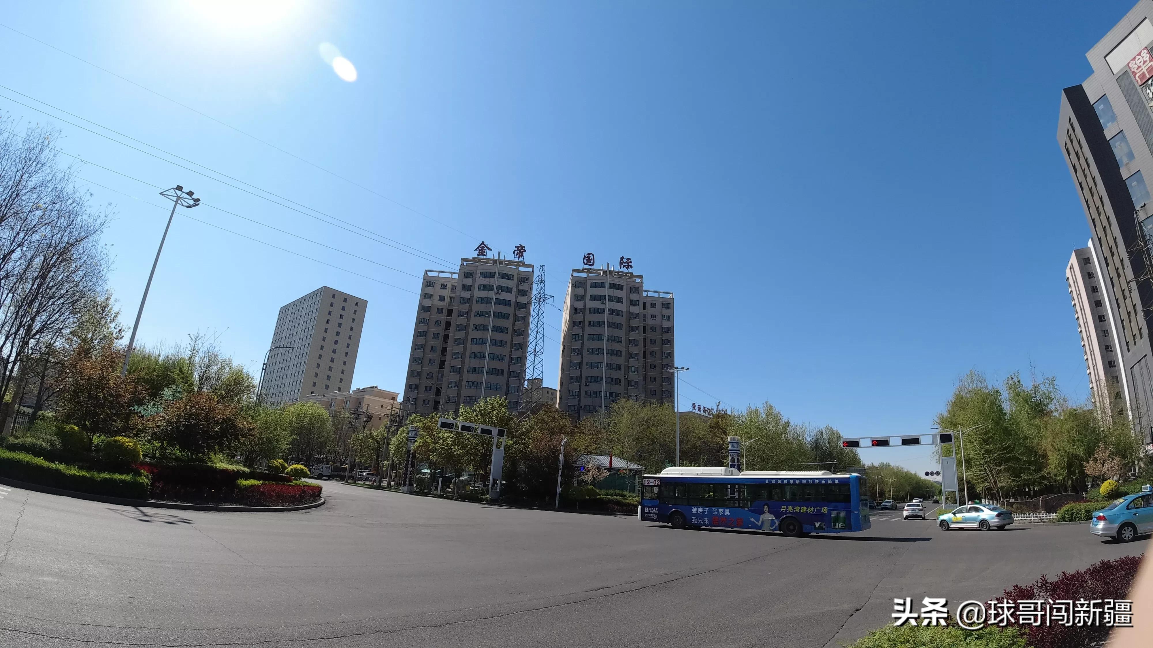 伊宁市具备成为大城市的许多条件，旅游业发达，为何仅排*疆新**第四