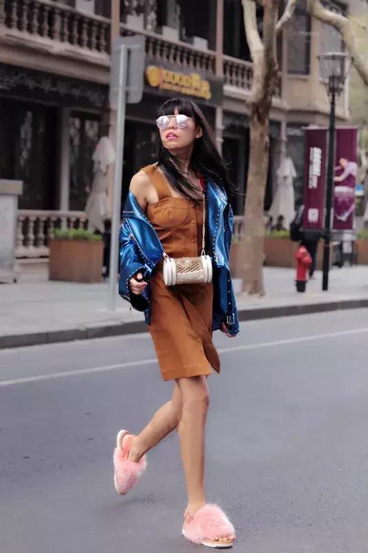 毛毛鞋为啥流行,毛毛鞋为什么都是平底