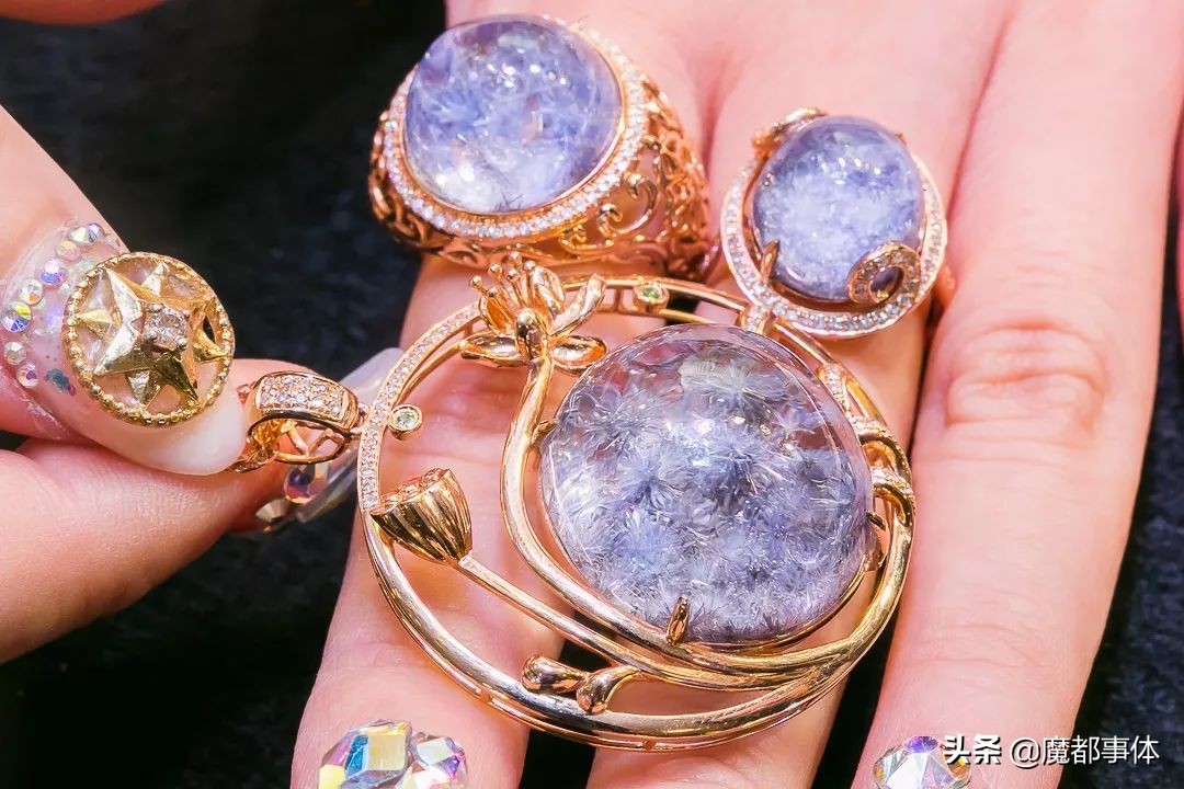 明星大咖同款！火了11年“锦鲤水晶”来啦，Blin...