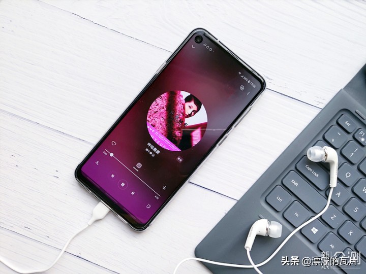 三星galaxya8s,三星galaxya8s评测