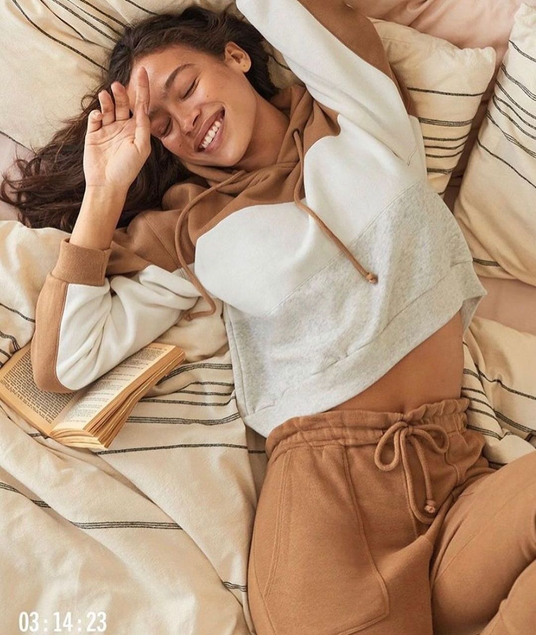 今年最爆款卫衣超潮女必备,品牌卫衣女款什么牌子质量好