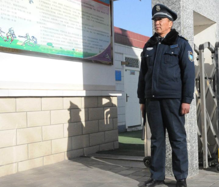 工厂保安工资6000真的假的,在工厂里做保安一个月能挣多少