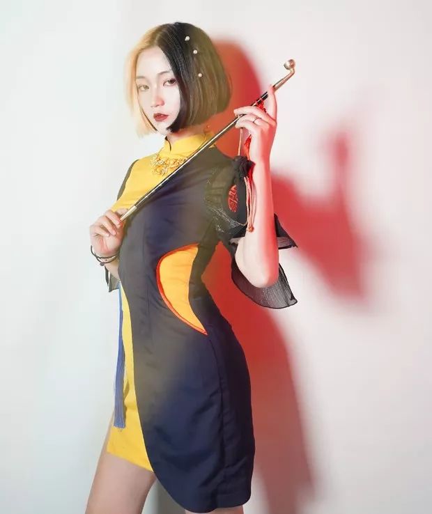 95后成都低欲望女店主：年销千万不爱豪车，最大心愿是买一台电脑