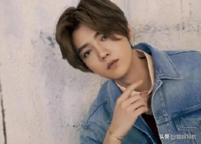 明星逛街被星探发掘是真的吗,星探发现吴奇隆在地摊