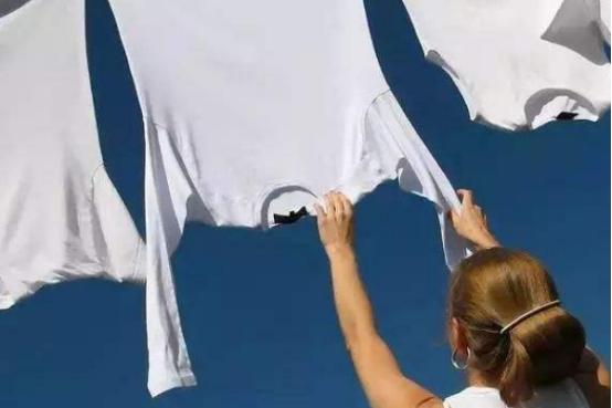 衣服变黄了有什么方法能洗掉,衣服变黄用什么能洗白