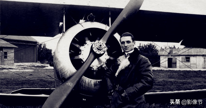 为何这部反特片的背景从国庆改到劳动节，又从劳动节改回国庆？