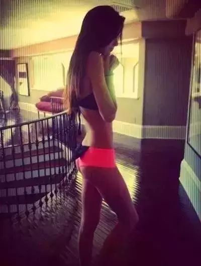 简单一个动作瘦脚,一个动作轻松瘦小腿