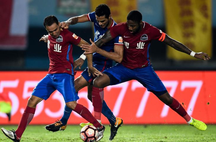 中性名掐断中超平民队血源，*血卖**求生陷恶性循环，未来路一片迷茫