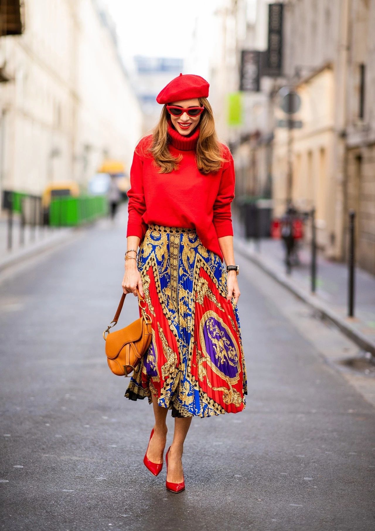 今年秋冬流行红色什么款式,红色单品春节如何穿出惊艳感