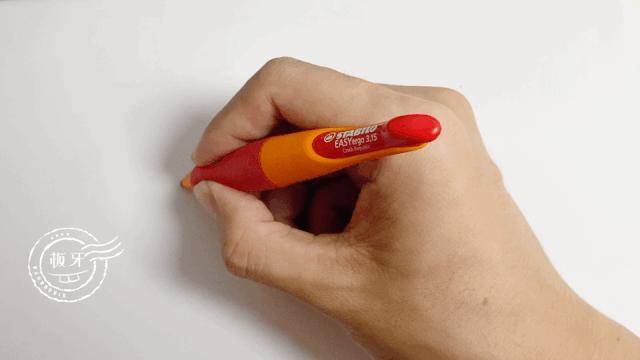 孩子握笔姿势不对写字不好怎么办,一年级学生握笔姿势不对怎么纠正