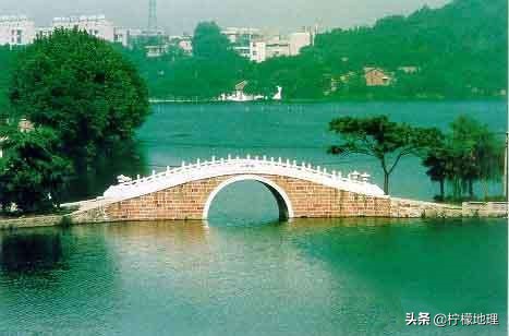 武汉月湖公园在哪里,武汉月湖公园在什么地方建