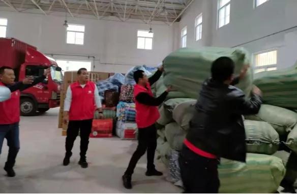 洪水无情人间有爱一起为家乡加油,洪水无情人间有爱河南加油