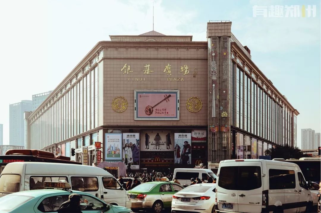 郑州银基商贸城，时尚和繁华背后，多的是你不知道的辛苦和忙碌