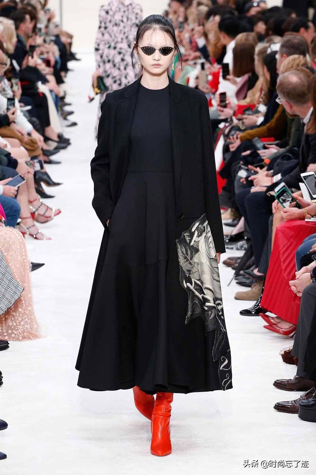 今年为什么流行红鞋,中国红鞋好看吗