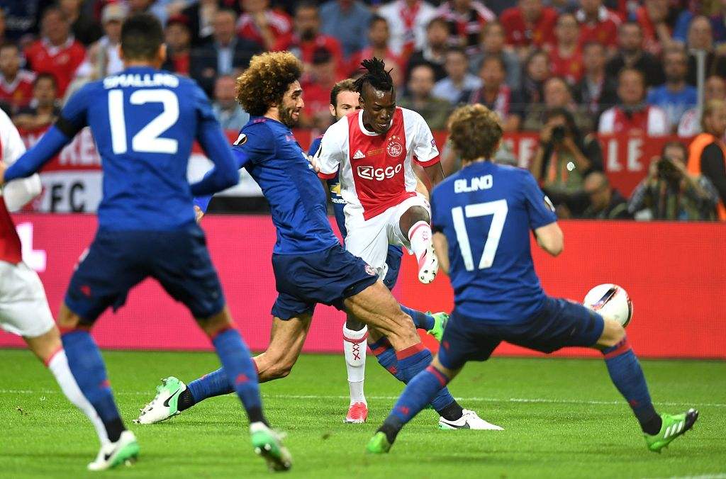 阿贾克斯欧冠被谁淘汰,欧冠黑马险造奇迹