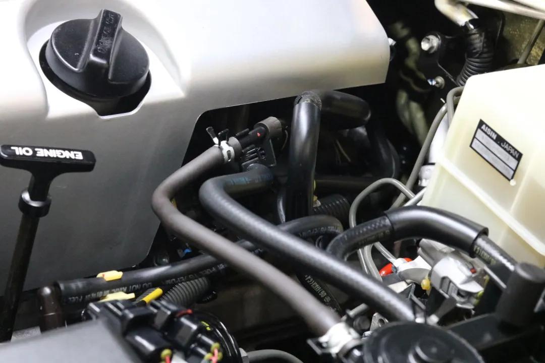 怪兽车翻新视频,怪兽搞老车