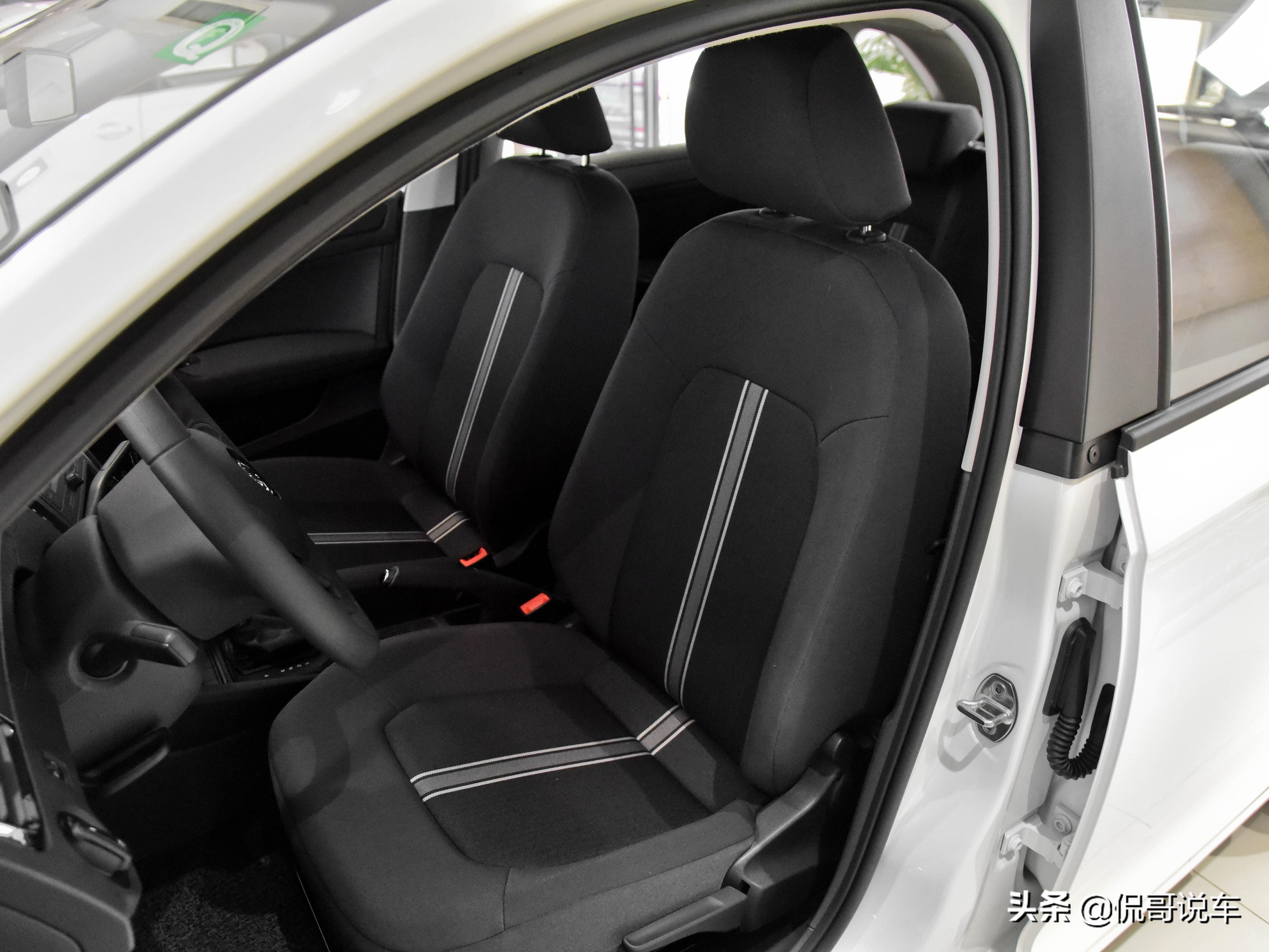 自动挡小型车推荐斯柯达晶锐,自动挡斯柯达昕锐内饰价格