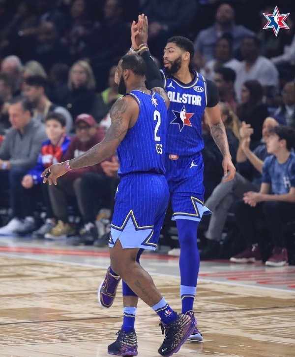 詹姆斯全明星现场绝杀球迷视角,詹姆斯全场31投19中